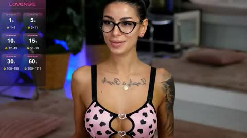 Eva  online show from November 9, 2025, 6:55 am