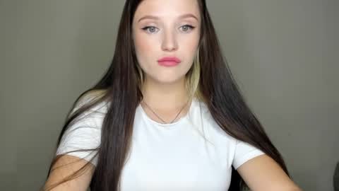 Snapshot of evaamillerr chatting on September 23, 2025, 10:40 am Eva online show from September 23, 2025, 10:40 am