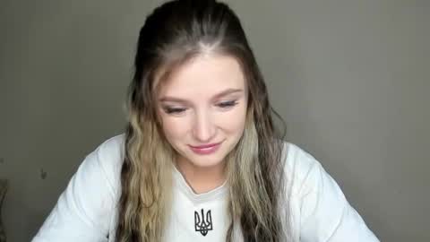 Snapshot of evaamillerr chatting on November 2, 2025, 11:01 am Eva online show from November 2, 2025, 11:01 am