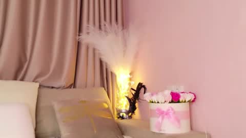 Eva 3 online show from February 12, 2025, 7:35 pm