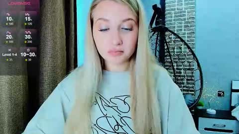 Eva  online show from September 13, 2025, 2:22 am