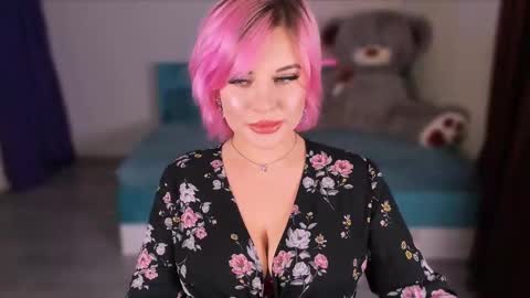 Eva online show from December 10, 2024, 9:54 pm