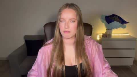 Snapshot of evajuly chatting on July 7, 2026, 9:41 pm Eva online show from July 7, 2026, 9:41 pm