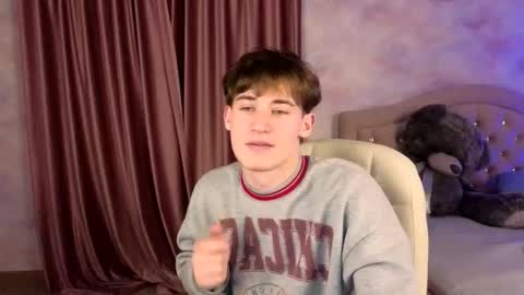 Snapshot of evan__joy chatting on February 23, 2026, 9:01 pm Evan online show from February 23, 2026, 9:01 pm