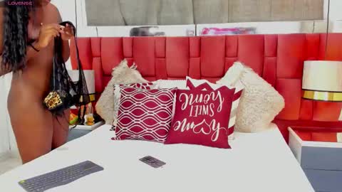 evangelin_ts online show from December 14, 2025, 4:29 am