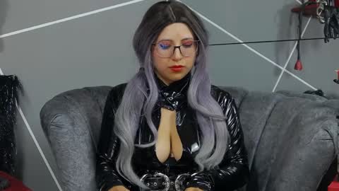 Snapshot of evangeline_17 chatting on December 12, 2024, 2:26 am Miss Evangeline online show from December 12, 2024, 2:26 am