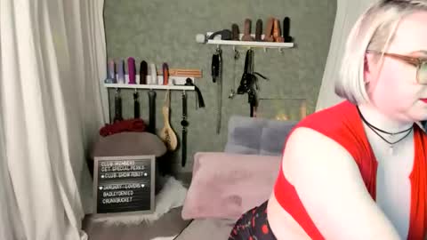 Snapshot of evanharlowe chatting on February 28, 2026, 11:28 pm Evan Harlowe online show from February 28, 2026, 11:28 pm