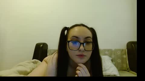 EvaRyde online show from November 24, 2025, 6:24 am