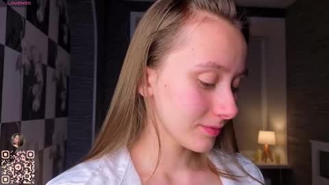 Eva online show from December 17, 2025, 7:09 pm