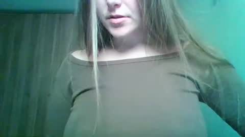 evasapples2026 online show from March 12, 2026, 11:22 pm