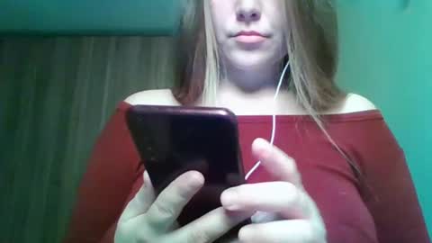 evasapples2026 online show from April 6, 2026, 7:48 pm