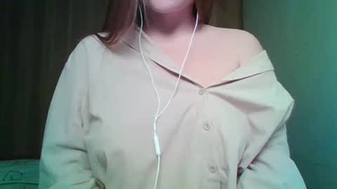 evasapples2026 online show from April 9, 2026, 8:36 pm