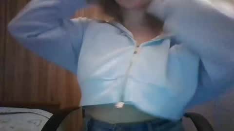 evasapples2026 online show from May 7, 2026, 7:19 pm