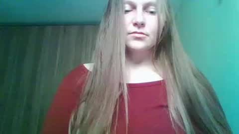 evasapples2026 online show from May 8, 2026, 3:28 pm