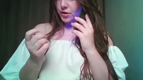 evasapples2026 online show from May 9, 2026, 12:32 pm