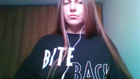 evasapples2026 online show from May 16, 2026, 7:56 pm