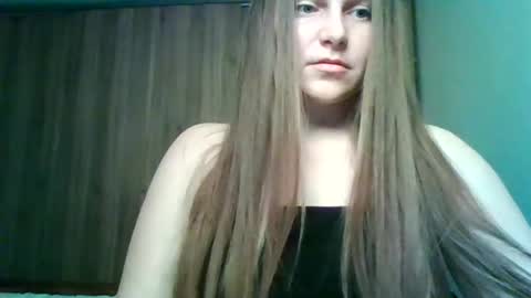 evasapples2026 online show from May 24, 2026, 8:03 pm