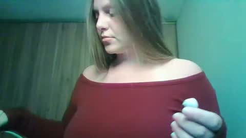 evasapples2026 online show from May 27, 2026, 5:10 pm