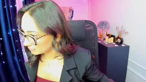 evasarazardje online show from December 17, 2025, 4:18 am