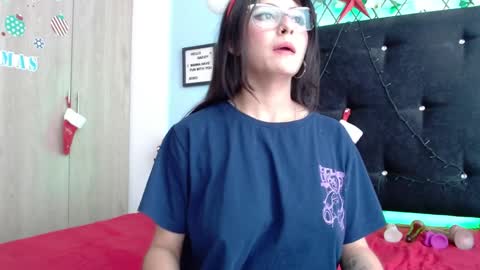 Snapshot of evatits_1 chatting on December 20, 2024, 1:00 pm Eva Carter online show from December 20, 2024, 1:00 pm