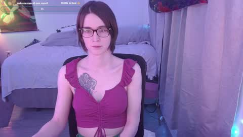 Vivi online show from March 4, 2025, 3:33 am