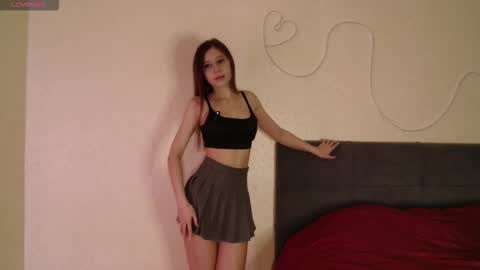 Eva Vuv online show from December 2, 2025, 4:40 am