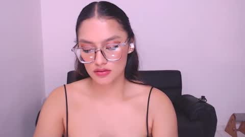 Snapshot of eve_rox18 chatting on December 2, 2024, 8:30 am Eve Rox18 online show from December 2, 2024, 8:30 am