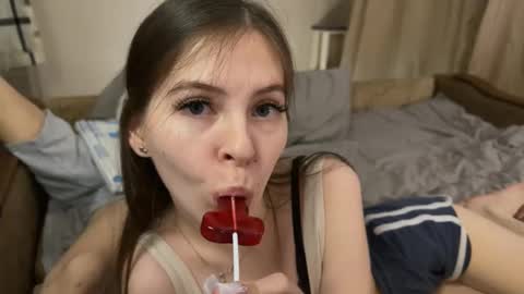 Snapshot of eveandrobert chatting on February 17, 2025, 10:14 pm EveRobert online show from February 17, 2025, 10:14 pm