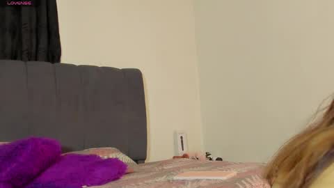 Snapshot of evelin888 chatting on April 20, 2026, 9:38 pm evelin888 online show from April 20, 2026, 9:38 pm