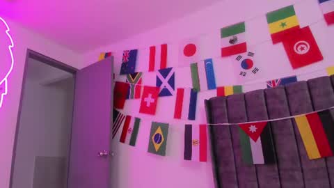 evelin__thompsson online show from July 4, 2026, 3:13 am