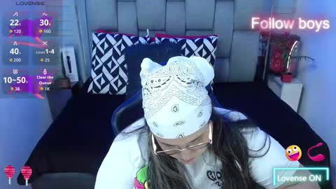 evelin zaens online show from November 21, 2025, 5:50 am