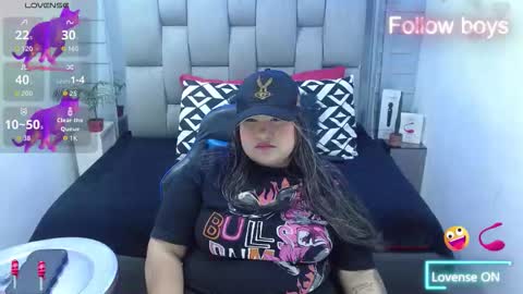 evelin zaens online show from December 16, 2025, 4:39 am