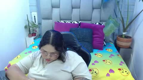 Snapshot of evelin_zaens chatting on April 24, 2026, 4:59 am evelin zaens online show from April 24, 2026, 4:59 am