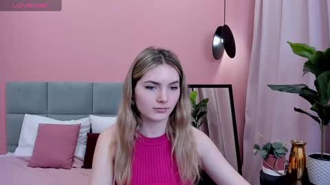 Eveline online show from March 9, 2025, 11:58 am