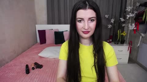 Evelin online show from May 20, 2026, 5:35 am
