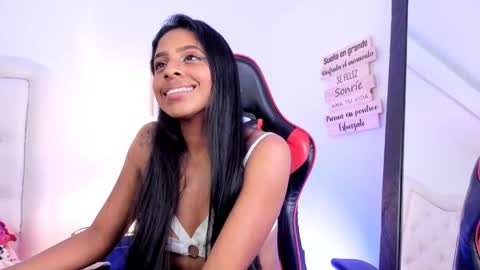 evelyn ebony online show from December 7, 2024, 7:05 am