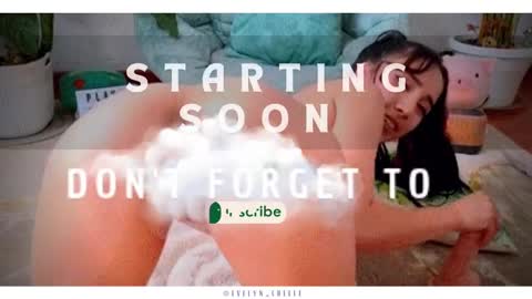 Snapshot of evelyn_chelle chatting on September 19, 2025, 10:43 pm Im Eve or Chelle Next Stream 191224 online show from September 19, 2025, 10:43 pm