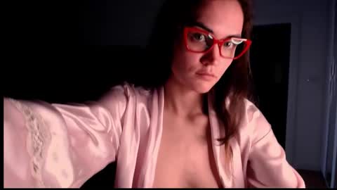 Evelyn online show from March 6, 2026, 12:01 pm