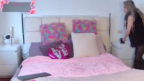 EvelynaGrey online show from October 7, 2025, 2:47 pm