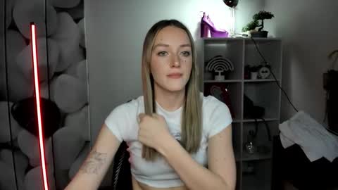 evelynblond online show from January 15, 2026, 2:32 pm