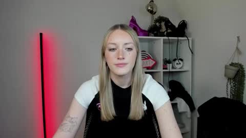 evelynblond online show from April 1, 2026, 12:39 pm