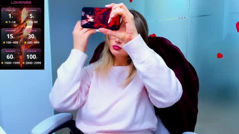 evelyne_rose online show from January 23, 2025, 6:17 am