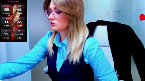 evelyne_rose online show from January 30, 2025, 6:35 am