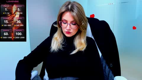 evelyne_rose online show from February 7, 2025, 6:24 am
