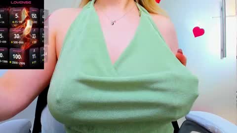 evelyne_rose online show from February 24, 2025, 9:21 am