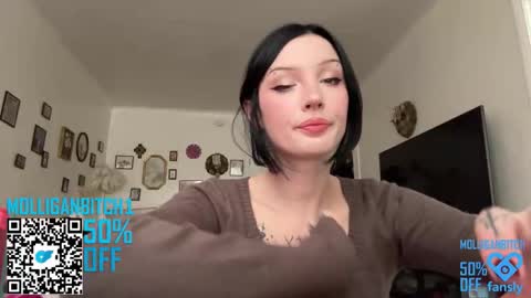 Snapshot of evelynforever chatting on February 19, 2026, 9:44 pm Evelyn online show from February 19, 2026, 9:44 pm