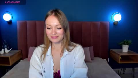 Evelyn online show from September 10, 2025, 1:38 am