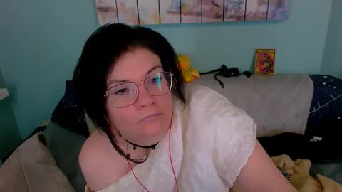 Everly online show from February 2, 2026, 5:00 pm