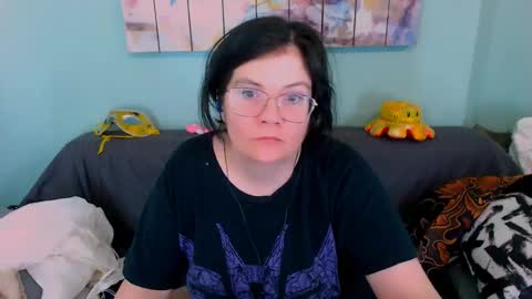 Everly online show from April 19, 2026, 12:15 pm