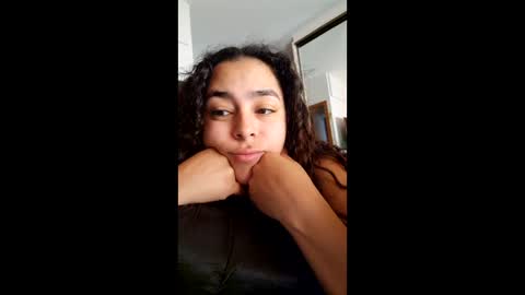 Snapshot of everythingwithyinasfeet chatting on May 4, 2026, 11:17 am Hello my name is YINA . Nice to meet you please like Its important to me kisses online show from May 4, 2026, 11:17 am